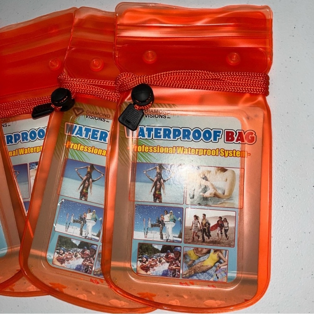 💙 NWT Orange Waterproof Bag Unisex